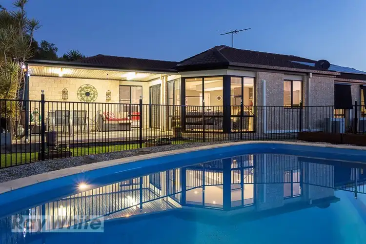 16 Ebony Crescent, Redland Bay QLD 4165