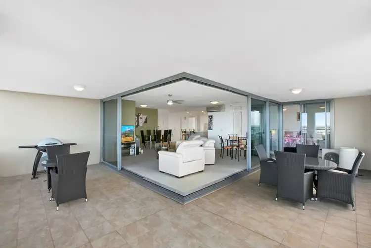215/105 Scarborough Street, Southport QLD 4215