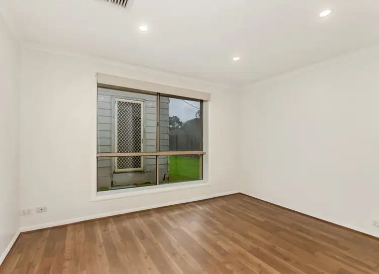 Seventh view of Homely house listing, 2 Walker Court, St Albans VIC 3021