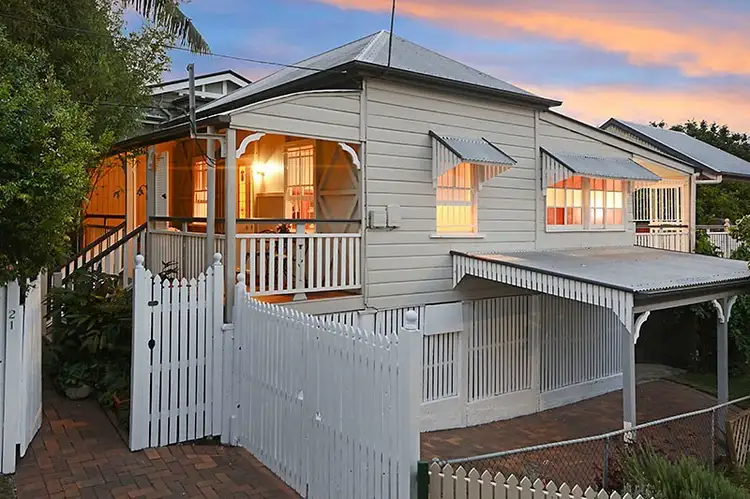 21 Seventh Avenue, Windsor QLD 4030