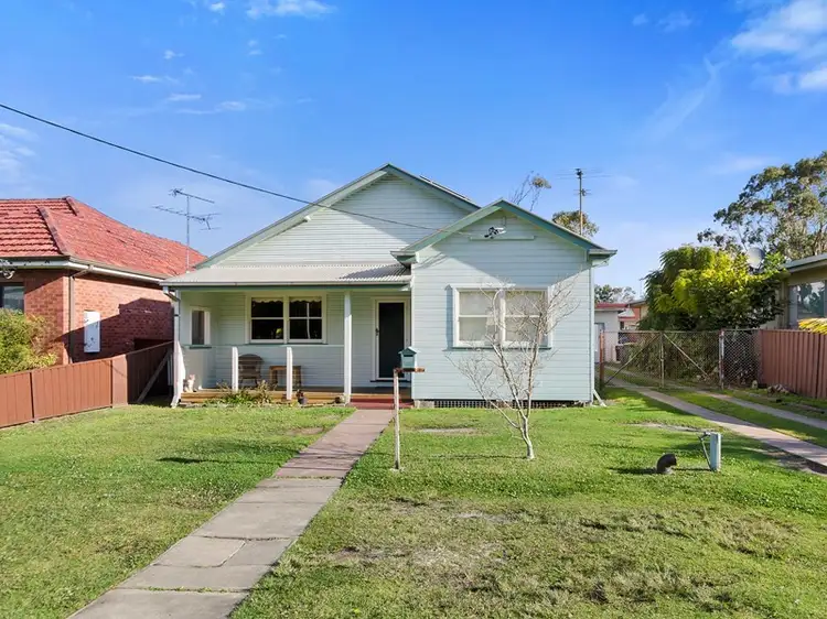 35 Dorrigo Avenue, Woonona NSW 2517