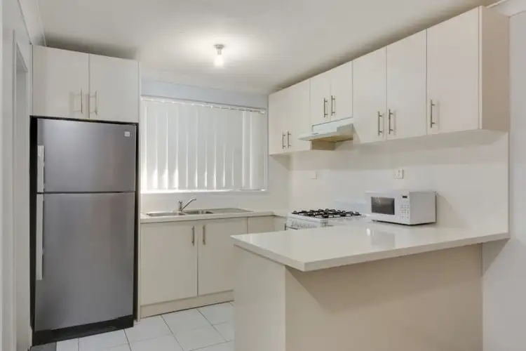 7 Gaspard Place, Ambarvale NSW 2560
