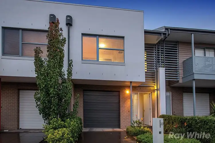 33 Brunton Crescent, Mulgrave VIC 3170