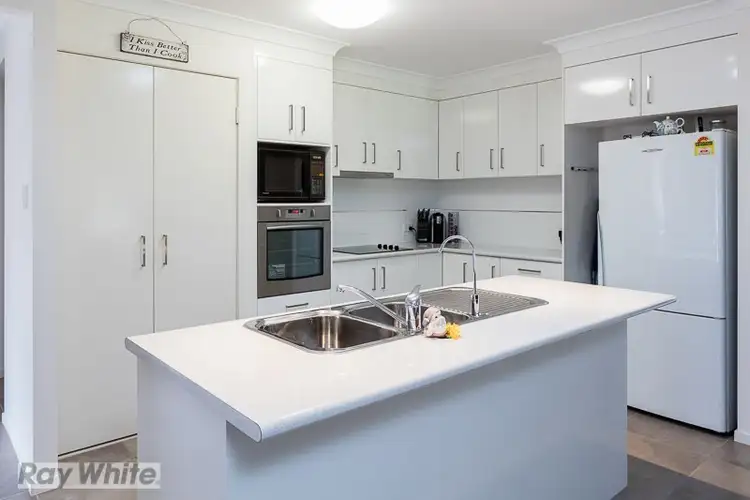 Fourth view of Homely house listing, 2/25 Pine Terrace, Redland Bay QLD 4165