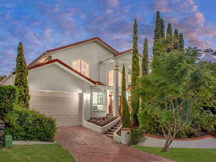 136 Kilmorey Street, Carindale QLD 4152