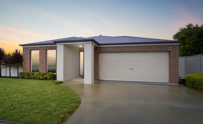 Main view of Homely house listing, 5 Glenwill Drive, Epsom VIC 3551