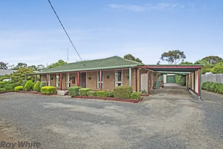 20 Metcalfe Drive, Romsey VIC 3434