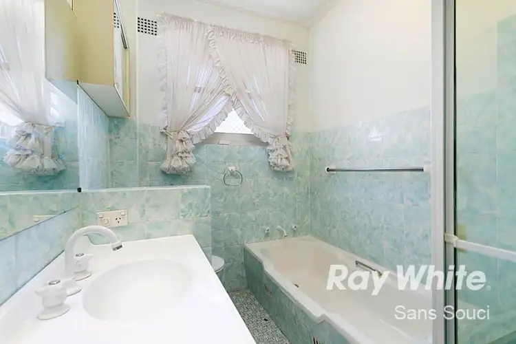 Sixth view of Homely unit listing, 8/136B Chuter Avenue, Ramsgate Beach NSW 2217