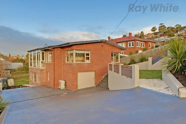 14 Waverley Avenue, Mount Stuart TAS 7000