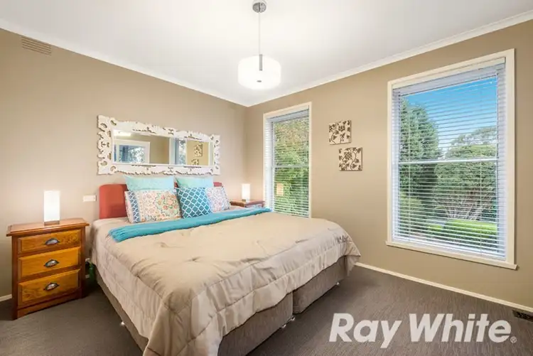 Sixth view of Homely house listing, 1 Avila Court, Vermont VIC 3133