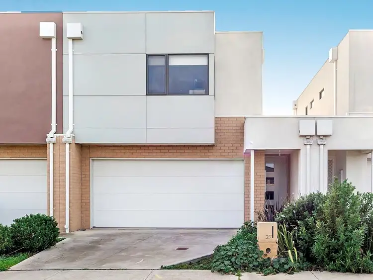 27 Chapel Street, Point Cook VIC 3030