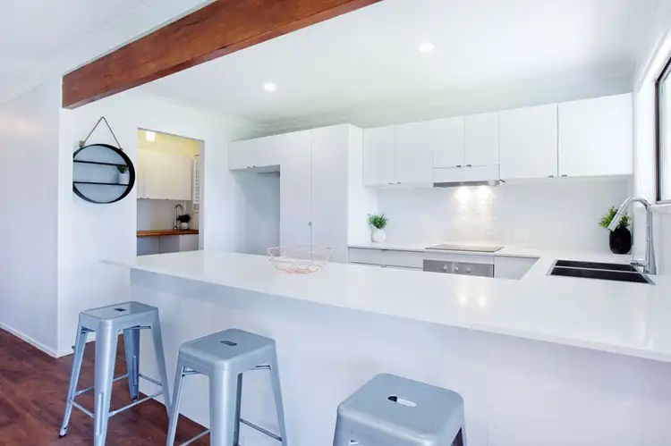 38 Lambros Drive, Benowa QLD 4217