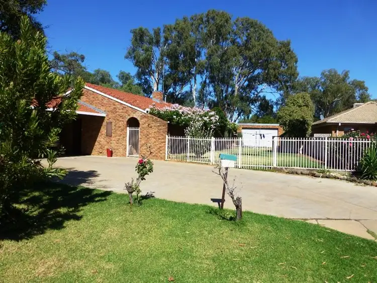 64 Rutley Crescent, Echuca VIC 3564