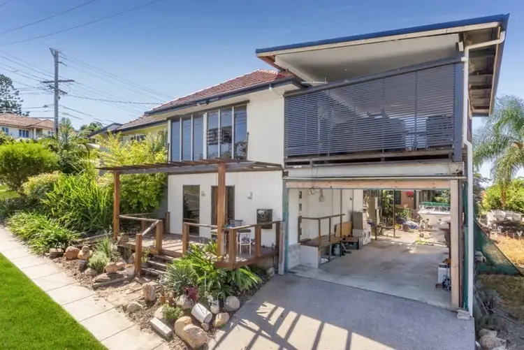 10 Wilgarning Street, Stafford Heights QLD 4053