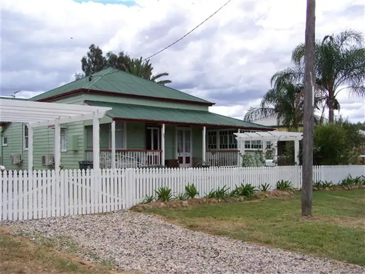 37 William Street, Roma QLD 4455