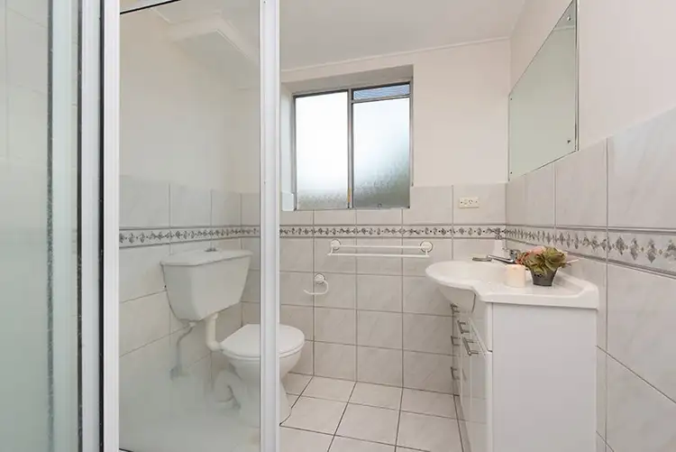 Sixth view of Homely unit listing, 4/103 Windermere Road, Hamilton QLD 4007