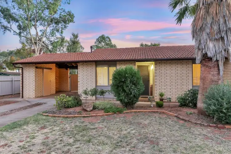15 Kennion Crescent, Para Hills West SA 5096