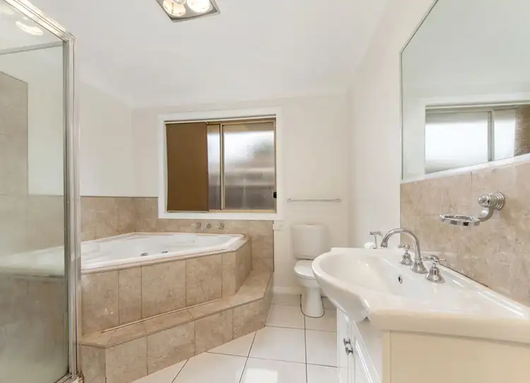 Fifth view of Homely house listing, 2 Walker Court, St Albans VIC 3021