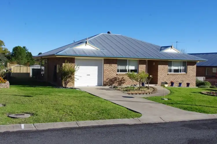 11 Libani Close, Inverell NSW 2360