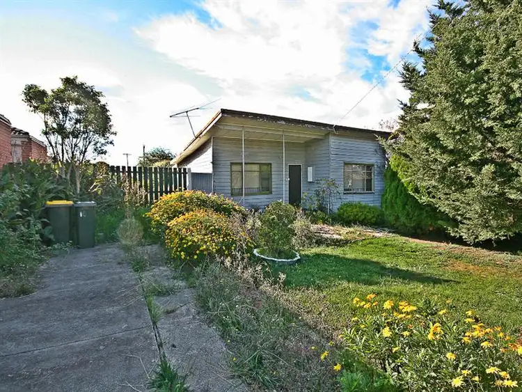 10 Woods Street, St Albans VIC 3021
