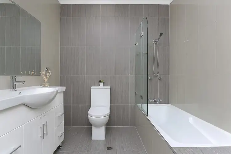 Third view of Homely villa listing, 2/33 William Street, Botany NSW 2019