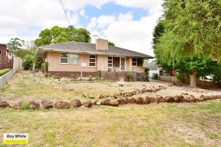 14 Fraser Drive, Greenmount WA 6056