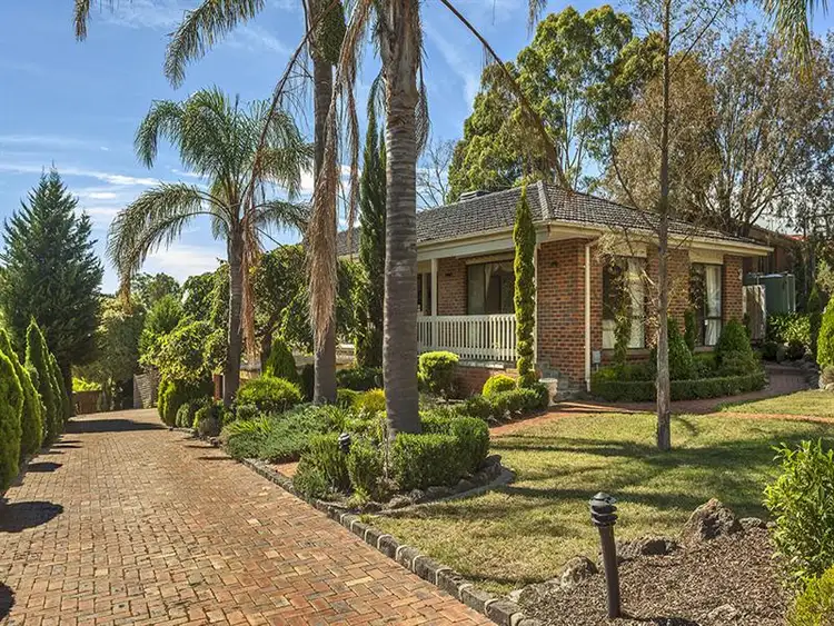 84 Larnoo Drive, Doncaster East VIC 3109