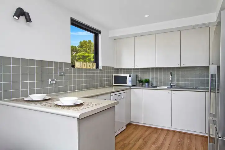 Third view of Homely apartment listing, 18/84-90 McLachlan Avenue, Rushcutters Bay NSW 2011