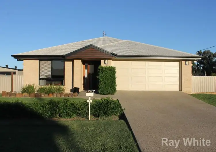 5 Sullivan Crescent, Dalby QLD 4405