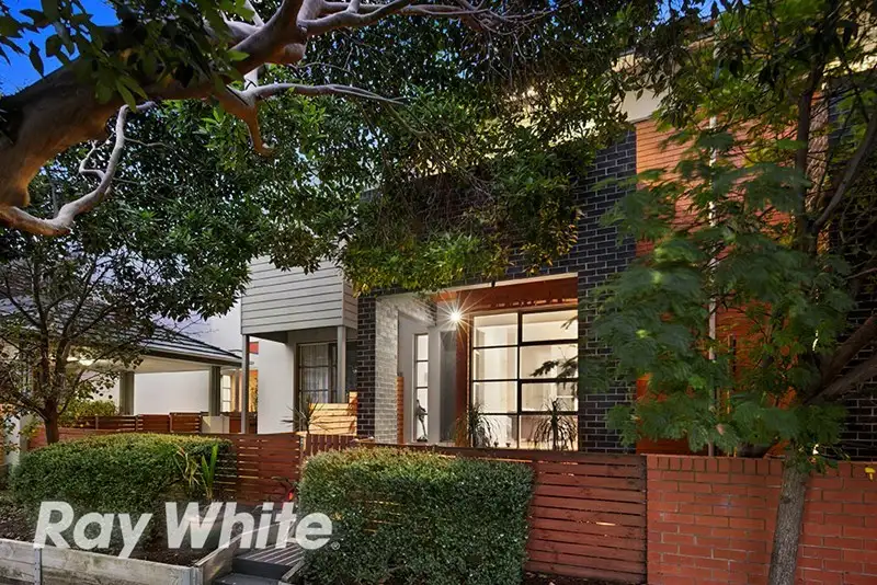 Main view of Homely townhouse listing, 4/9-11 Manikato Avenue, Mordialloc VIC 3195
