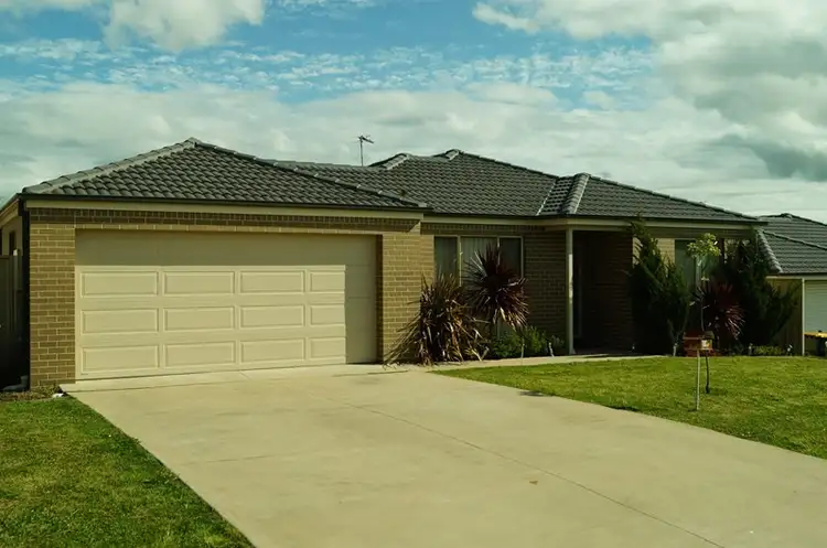 19 Begonia Place, Orange NSW 2800