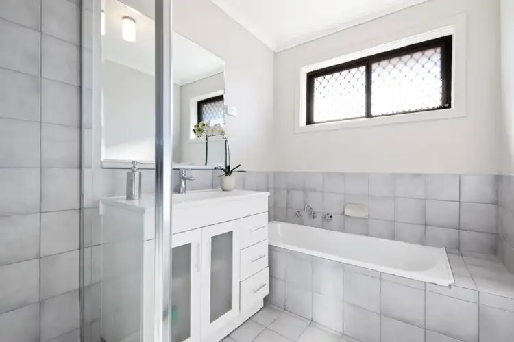 Fifth view of Homely unit listing, 1/5 Golf Road, Oakleigh South VIC 3167