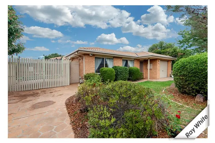 61 Evelyn Owen Crescent, Dunlop ACT 2615