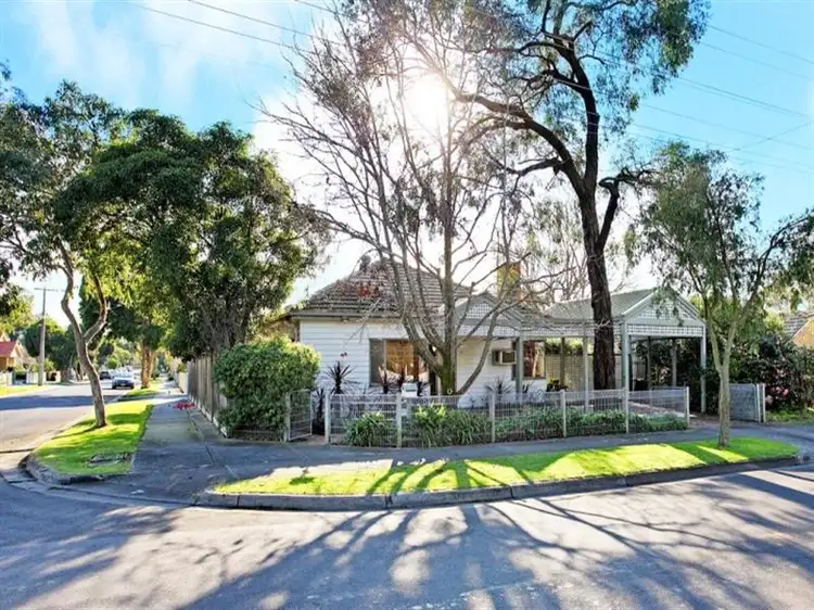 5 Elmhurst Road, Blackburn VIC 3130