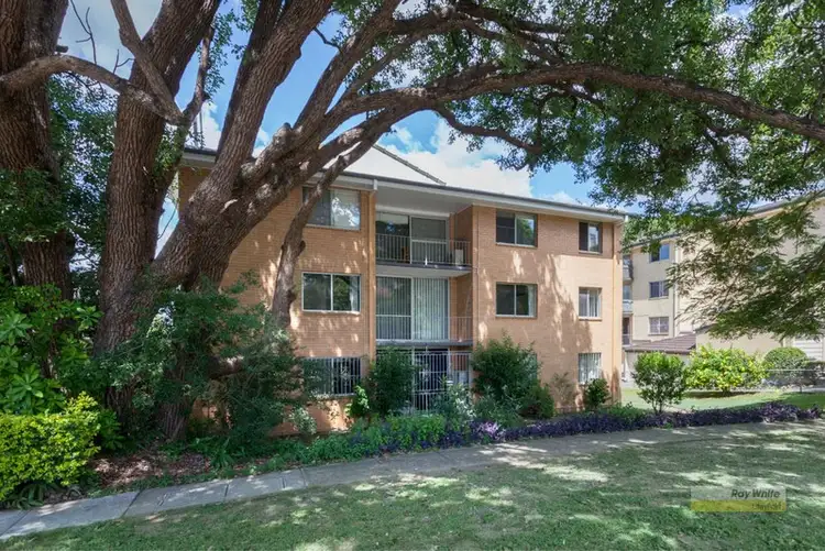 8/28 Riverview Terrace, Hamilton QLD 4007