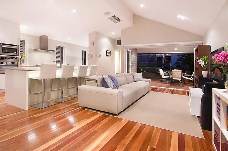 16 Lansdowne Street, Newmarket QLD 4051