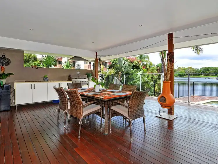 4 Helm Court, Mermaid Waters QLD 4218