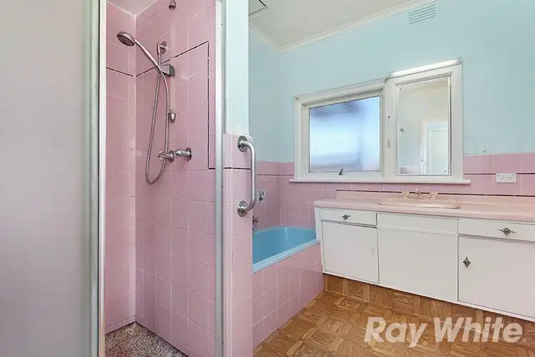 Seventh view of Homely house listing, 3 Howard Avenue, Mount Waverley VIC 3149