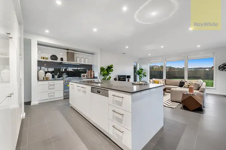 Sixth view of Homely house listing, 28 Halycon Bend, Beveridge VIC 3753