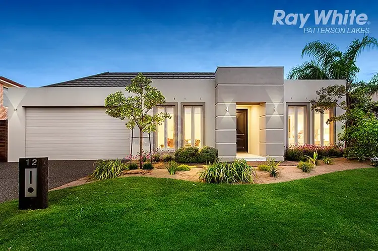 12 Bluegrass Close, Waterways VIC 3195