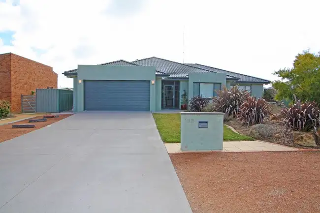 12 McMahon Drive, Bungendore NSW 2621