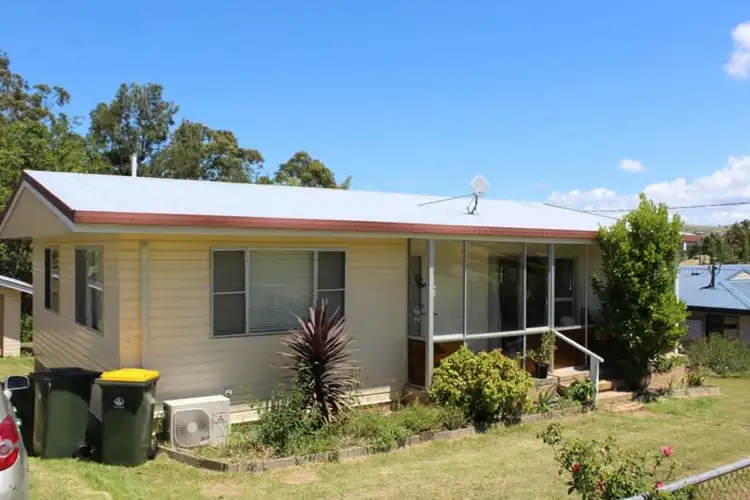 6 Pine Street, Killarney QLD 4373