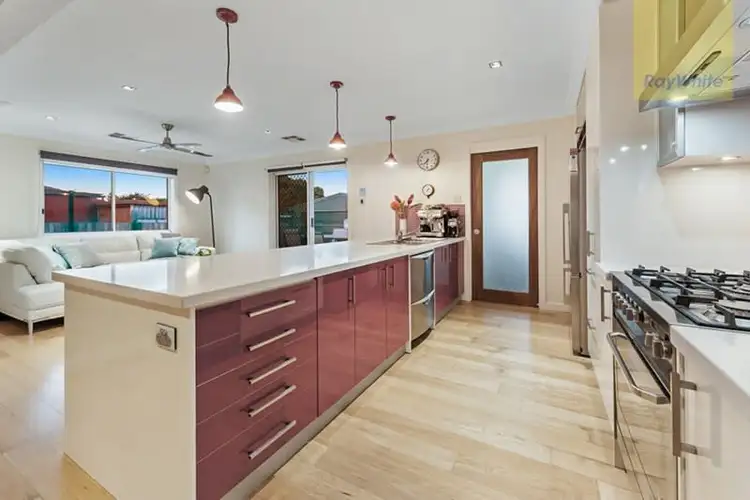 Third view of Homely house listing, 6 Valley Court, Craigieburn VIC 3064