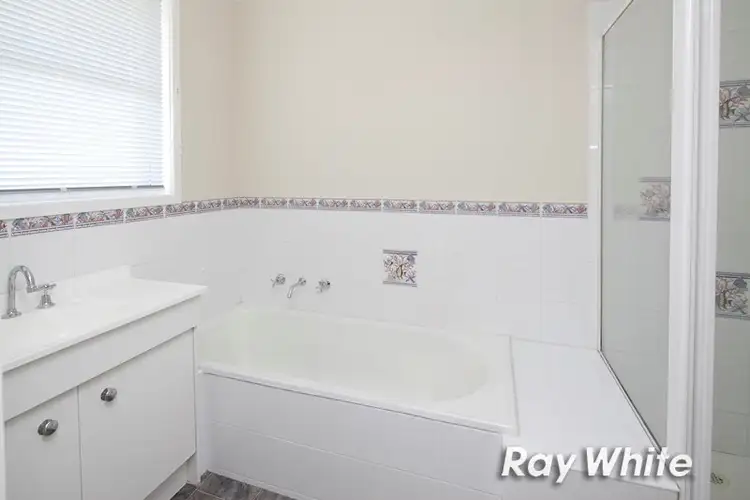 Seventh view of Homely house listing, 8 Indigo Court, Frankston North VIC 3200