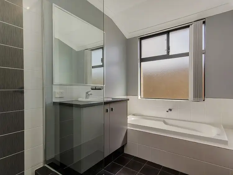 33 Sunstone Drive, Wellard WA 6170