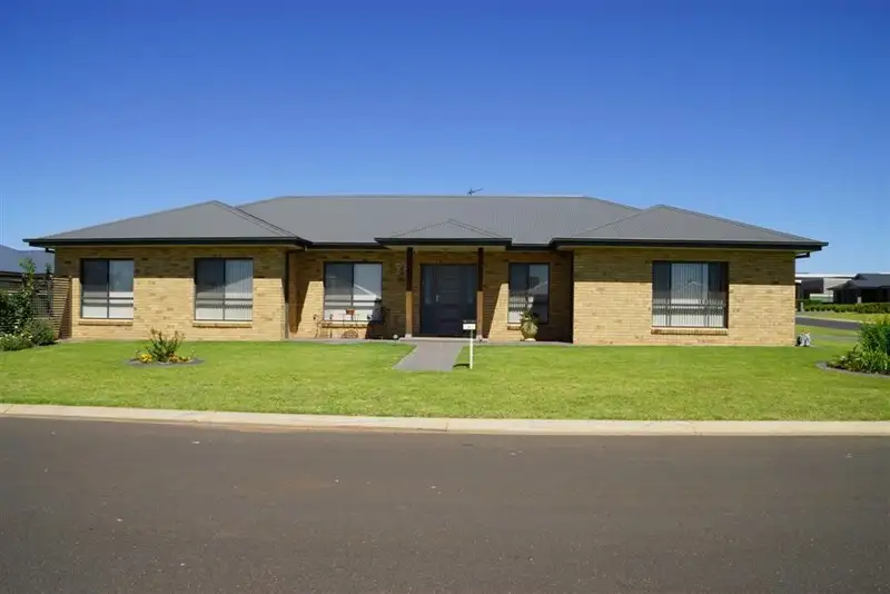 Main view of Homely house listing, 6 Crossroads Drive, Dubbo NSW 2830