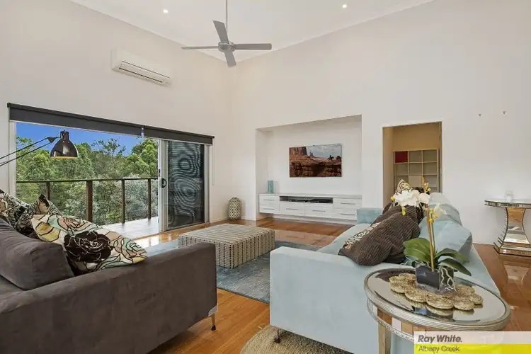 7 Amorosa Court, Eatons Hill QLD 4037