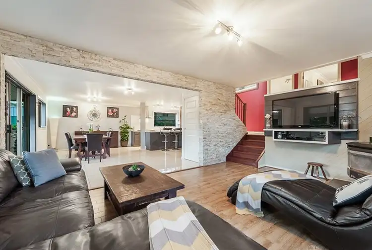 Fourth view of Homely house listing, 17 Kirkbride Way, Craigieburn VIC 3064