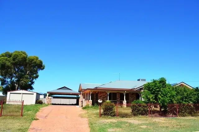 16 Thoras Parade, Goondiwindi QLD 4390