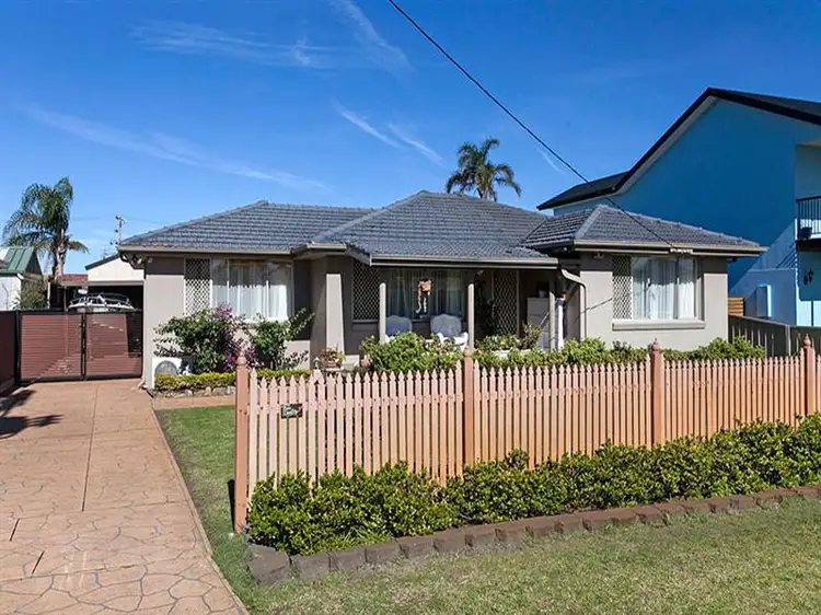 15 Murrie Street, Windang NSW 2528